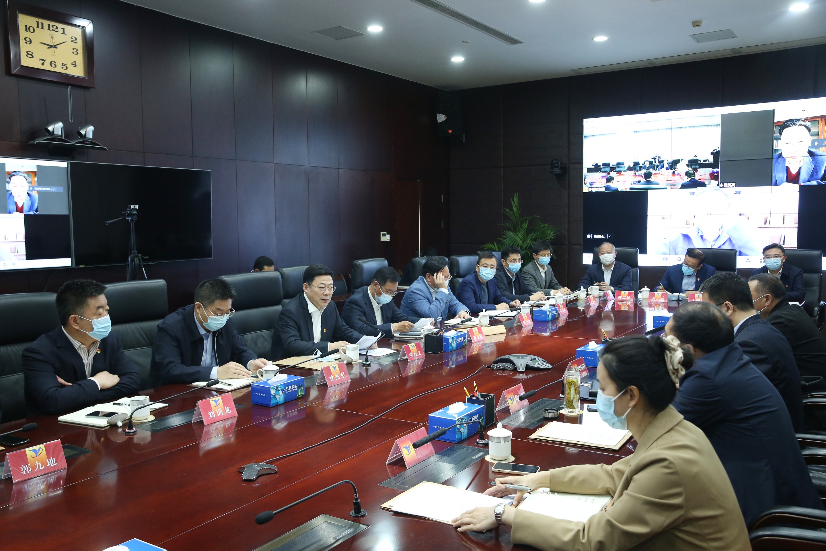 bevictor伟德表部董事送任会议召开 2_眸目压缩.jpg